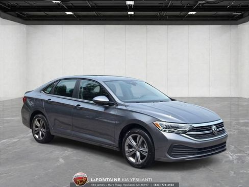 Used 2024 Volkswagen Jetta SE FWD image 15