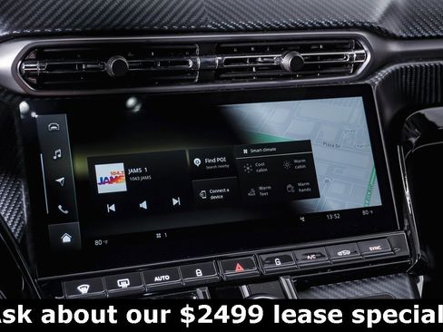 Used 2025 Aston Martin V8 Vantage Coupe image 26