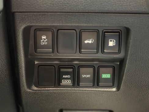 Used 2018 Nissan Rogue SV AWD/4WD image 22