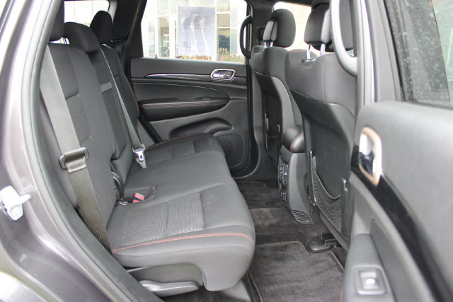 Used 2016 Jeep Grand Cherokee Laredo 75th Anniversary AWD/4WD image 41
