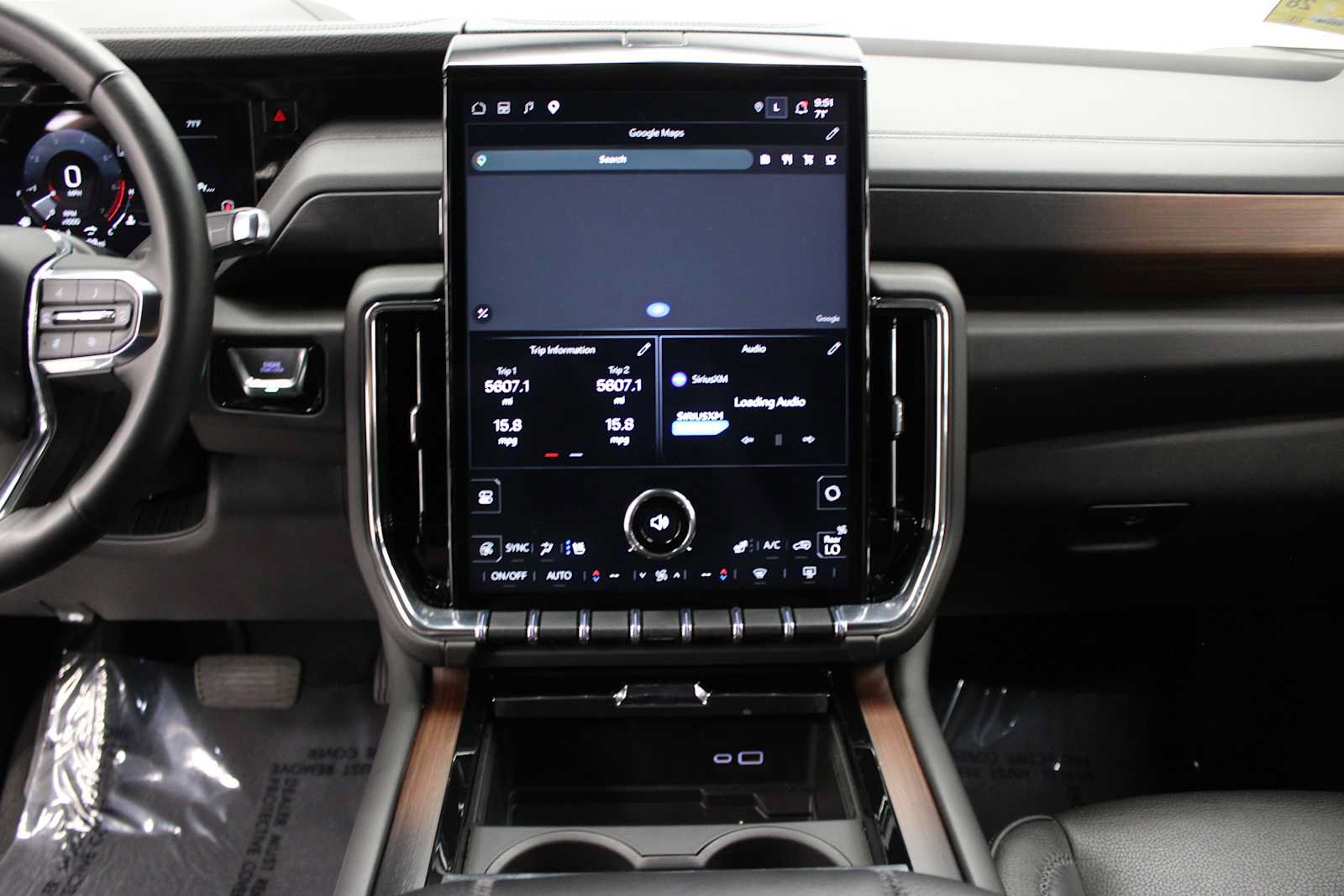 Used 2025 GMC Yukon XL Denali AWD/4WD image 30