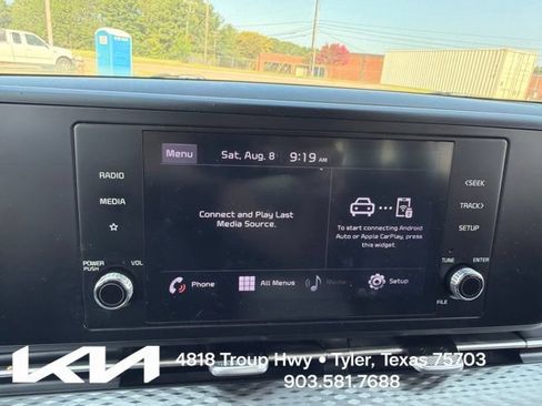 Used 2022 Kia Carnival LX w/ Paint Protection Package FWD image 19