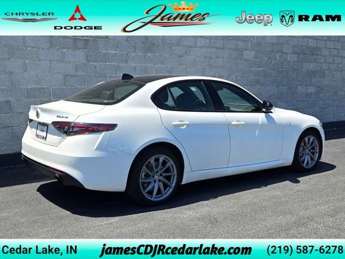 Used 2024 Alfa Romeo Giulia Ti w/ Active Assist Plus Package AWD/4WD image 5