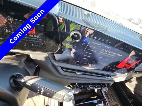 Used 2025 Chevrolet Silverado EV LT image 19