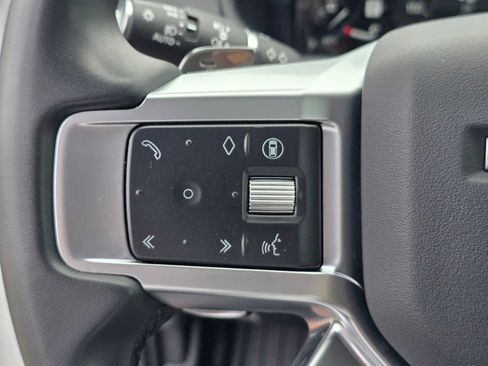 Used 2025 Land Rover Discovery Dynamic SE AWD/4WD image 36