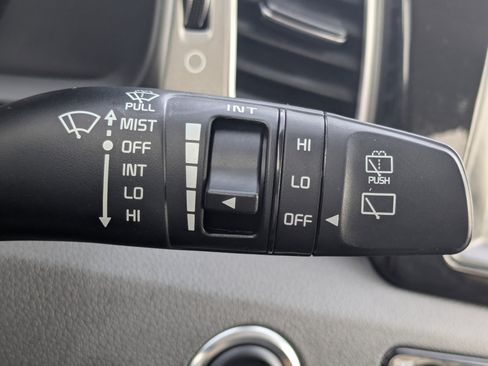 Used 2019 Kia Niro LX image 31