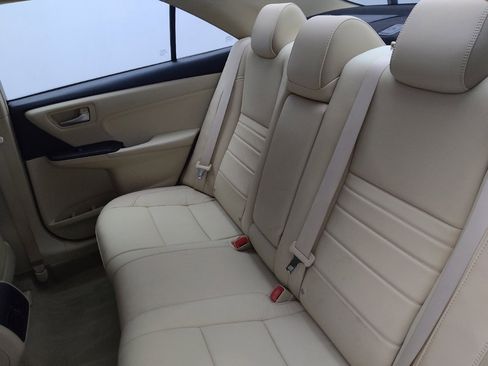 Used 2015 Toyota Camry XLE image 18