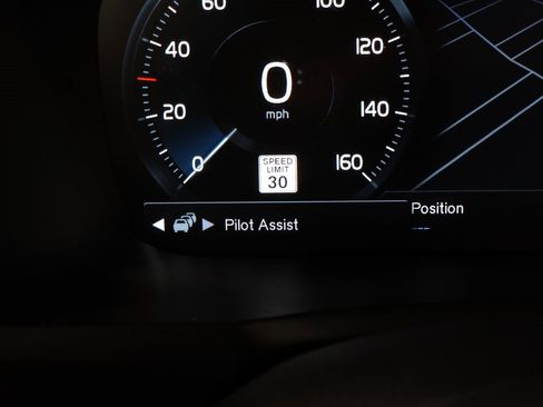 Used 2016 Volvo XC90 T6 Inscription w/ Vision Package image 21