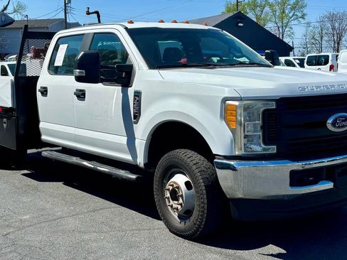 Used 2017 Ford F350 XL w/ Power Equipment Group image 4