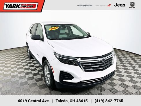 Used 2024 Chevrolet Equinox LS w/ LS Convenience Package FWD image 1