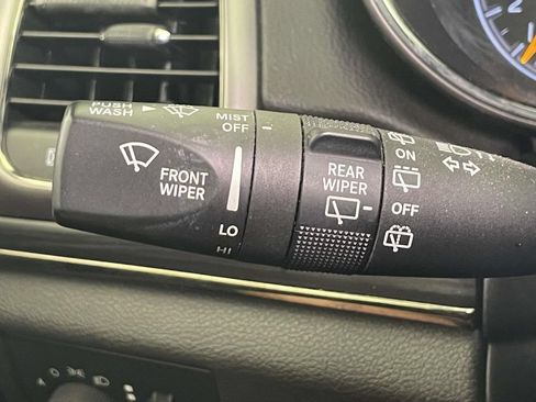 Used 2019 Jeep Grand Cherokee Limited X AWD/4WD image 38