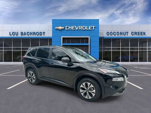 Used 2023 Nissan Rogue SV FWD image 2