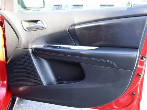 Used 2018 Dodge Journey SXT w/ Connectivity Group image 9