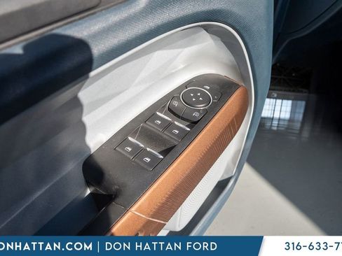 Used 2022 Ford Maverick Lariat image 14