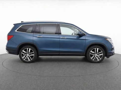 Used 2017 Honda Pilot Touring image 4