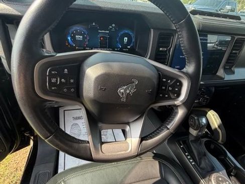 Used 2025 Ford Bronco Badlands AWD/4WD image 12
