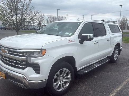 Used 2022 Chevrolet Silverado 1500 LTZ AWD/4WD image 2