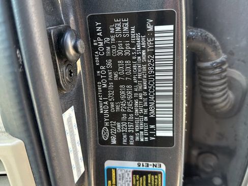 Used 2012 Hyundai Veracruz Limited w/ Navigation Pkg image 9