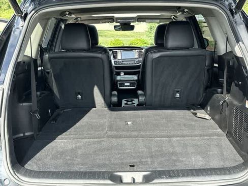 Used 2019 Toyota Highlander XLE AWD/4WD image 27