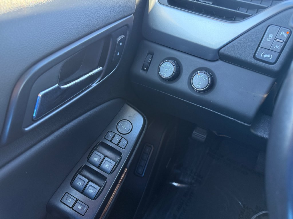 Used 2020 Chevrolet Suburban Premier AWD/4WD image 17