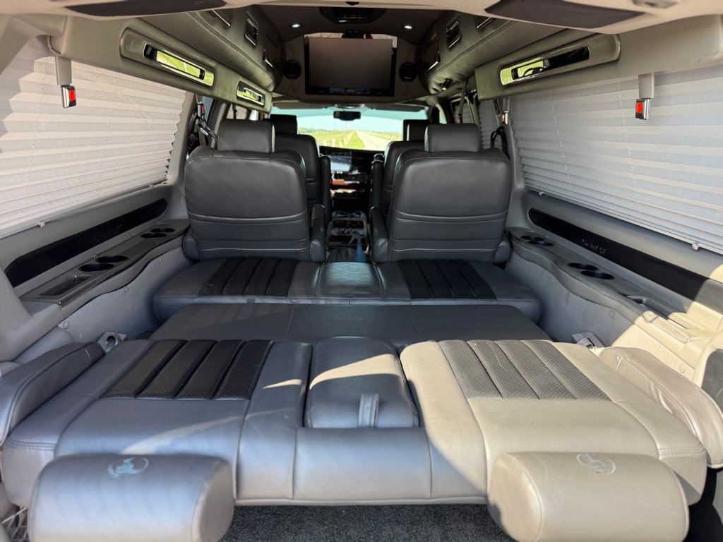Used 2013 Chevrolet Express 2500 Extended RWD image 36