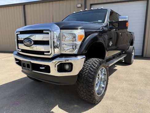 Used 2014 Ford F250 Lariat w/ Chrome Package image 2