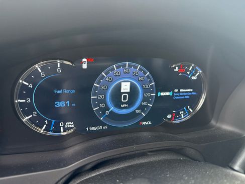 Used 2018 Cadillac Escalade Platinum AWD/4WD image 9