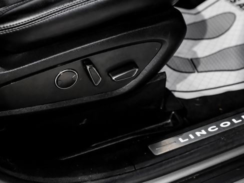 Used 2019 Lincoln Nautilus Reserve image 49