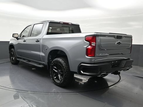 Used 2024 Chevrolet Silverado 1500 LT Trail Boss w/ Convenience Package II AWD/4WD image 3