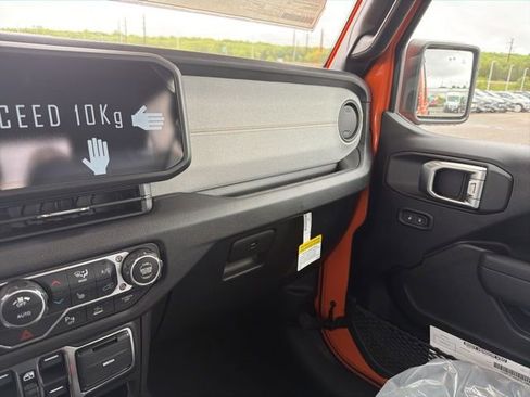 New 2026 Jeep Gladiator Sport AWD/4WD image 18