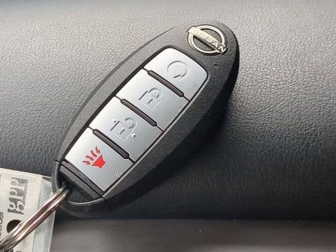 Certified 2024 Nissan Murano SV image 29