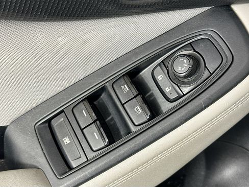 Used 2023 Subaru Forester Premium AWD/4WD image 17