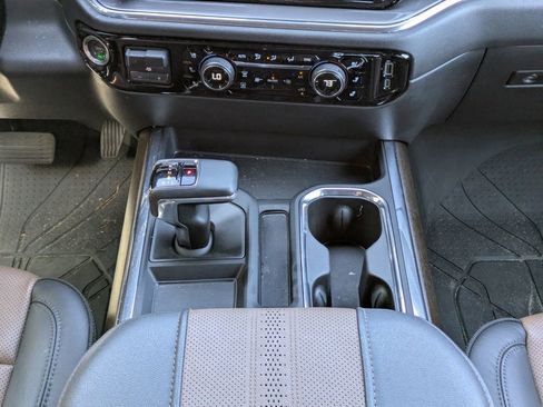 Used 2024 Chevrolet Silverado 1500 High Country w/ High Country Premium Package image 19