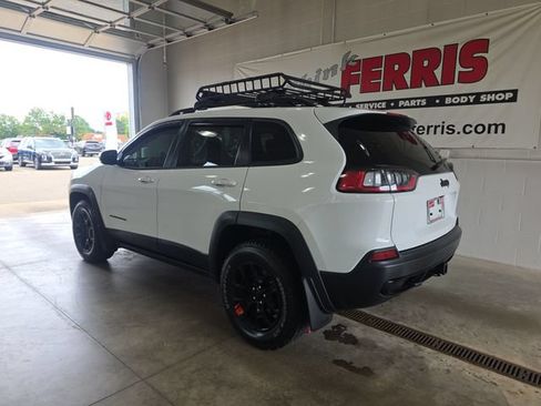 Used 2022 Jeep Cherokee Latitude w/ Trailer Tow Group AWD/4WD image 3