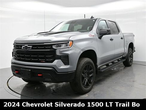 Used 2024 Chevrolet Silverado 1500 LT Trail Boss w/ Convenience Package II image 3