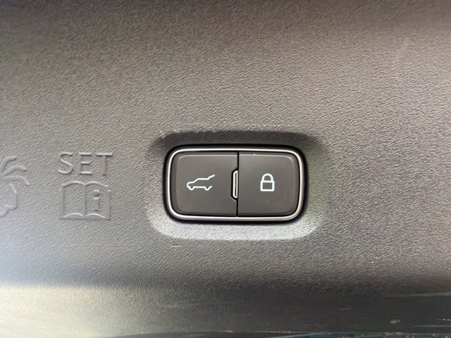 Used 2025 Ford Expedition Platinum w/ Stealth Performance Package AWD/4WD image 11