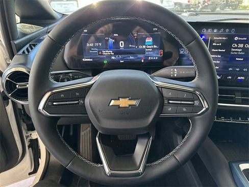 New 2026 Chevrolet Equinox EV LT image 11