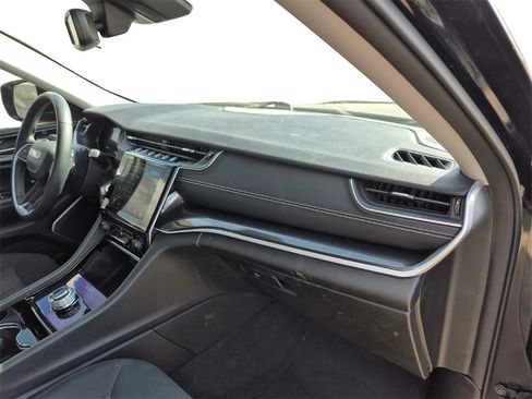 Used 2022 Jeep Grand Cherokee L Laredo w/ Luxury Tech Group I image 28