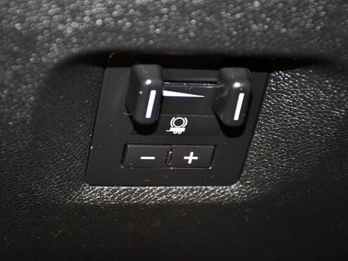 Used 2013 Chevrolet Silverado 2500 LT w/ Interior Plus Package AWD/4WD image 39