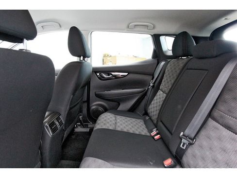 Certified 2022 Nissan Rogue Sport SV image 10