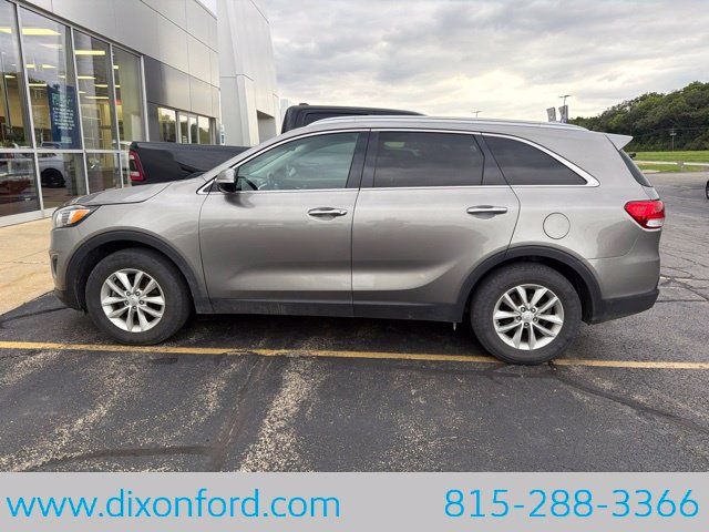 Used 2016 Kia Sorento FWD w/ LX Convenience Package image 2