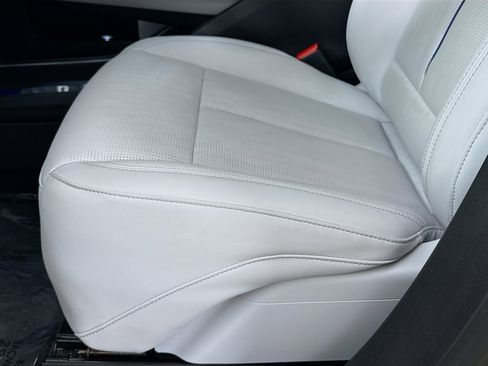 Used 2024 Cadillac Lyriq Luxury RWD image 20