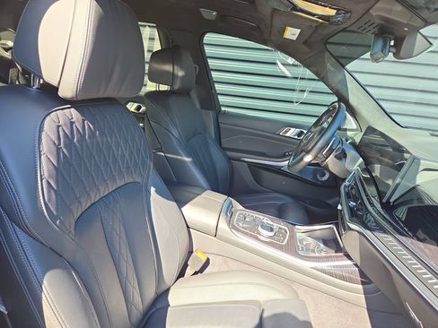 Used 2025 BMW X7 M60i AWD/4WD image 20
