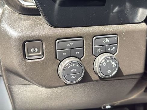 Used 2024 Chevrolet Silverado 1500 LT AWD/4WD image 12