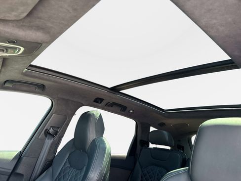 Used 2023 Audi SQ7 Prestige w/ Sport Package image 21