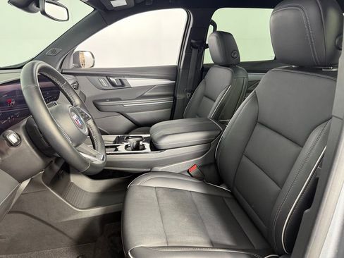 Used 2025 Buick Enclave Preferred image 22