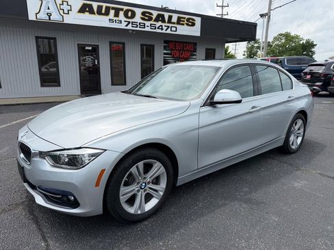 Used 2018 BMW 330i xDrive Sedan w/ Convenience Package AWD/4WD image 2
