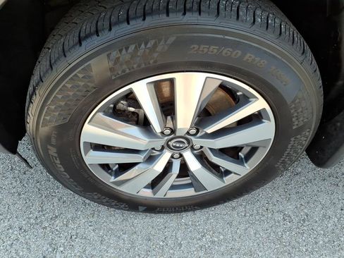 Used 2023 Nissan Pathfinder SL AWD/4WD image 5