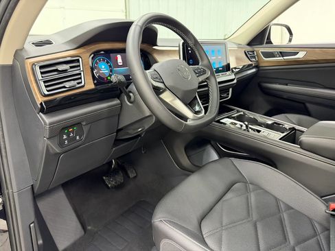 Used 2026 Volkswagen Atlas SE AWD/4WD image 12
