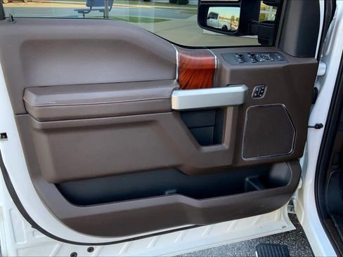 Used 2021 Ford F250 King Ranch w/ King Ranch Ultimate Package AWD/4WD image 22